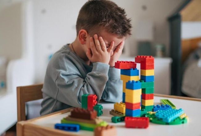 Hafif Otizm Belirtileri Nelerdir? Hafif Otizm Nasıl Anlaşılır, Tedavi Yöntemleri Nelerdir?