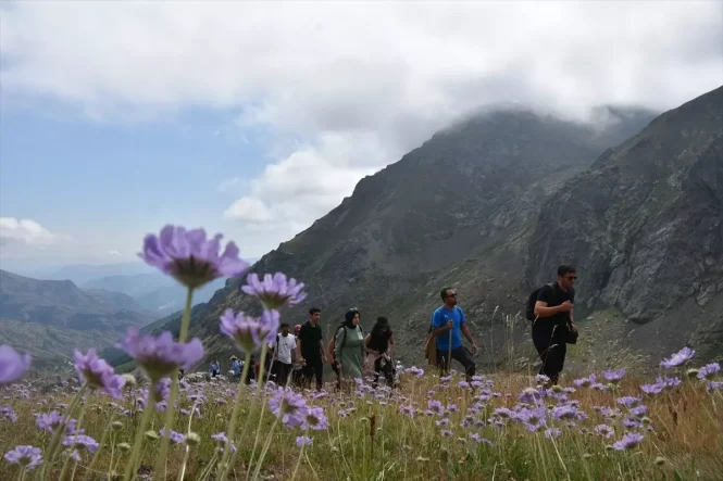 Doğa Tutkunları Artabel Gölleri'nde Keyifli Yürüyüşler Gerçekleştirdi