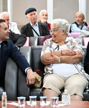 Ahmet Akın Kurban Bayramı Namazını Zağnos Paşa Camii'nde Kıldı