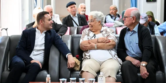 Ahmet Akın Kurban Bayramı Namazını Zağnos Paşa Camii’nde Kıldı