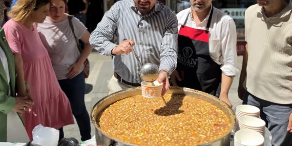 Altı Nokta Körler Derneği Balıkesir’de Aşure Buluşması Düzenledi