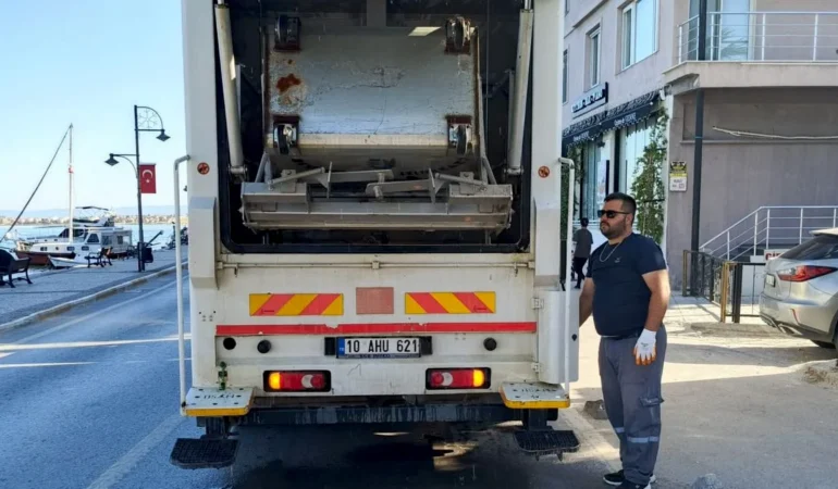 Ayvalık’ta Kurban Bayramı’nda 4 Bin 240 Ton Çöp Toplandı