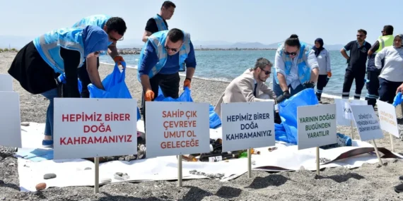 Balıkesir’de Deniz Ekosistemi İçin Kıyı Temizliği Yapıldı