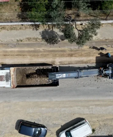Balıkesir'de Yollar Yenileniyor, Ulaşım Konforu Artıyor