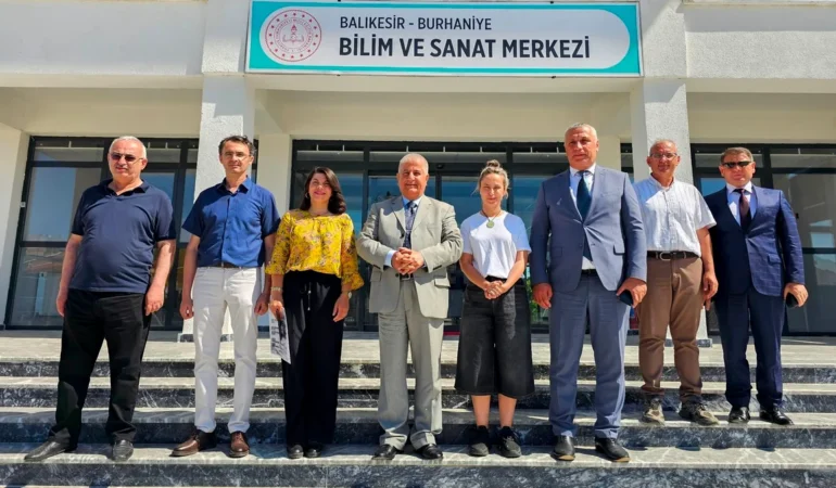 Balıkesir İl Millî Eğitim Müdürü Kal’dan Burhaniye ve Gömeç’e Saha Ziyareti