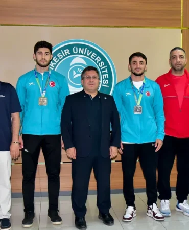 Balıkesir Üniversitesi Sporcuları Brezilya'da Dünya Şampiyonu Oldu