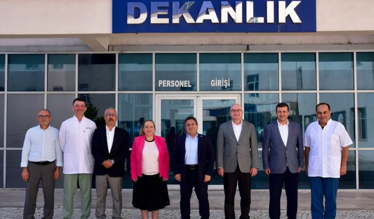 Balıkesir Üniversitesi Tıp Fakültesi Dekanı Prof. Dr. Ayazoğlu’na Hayırlı Olsun Ziyareti