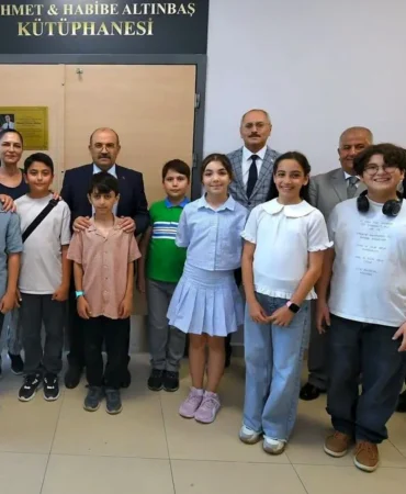 Balıkesir Valisi Ustaoğlu, Altıeylül Bilim ve Sanat Merkezi'ni Ziyaret Etti