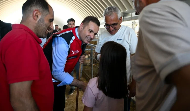 Başkan Akın Kurban Bayramı Öncesi Balıkesir Hayvan Pazarını Ziyaret Etti