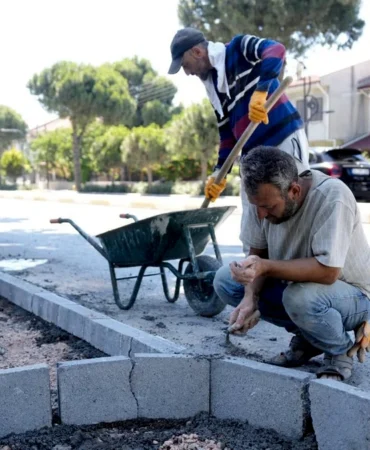 Burhaniye Belediyesi yol ve altyapı çalışmalarını aralıksız sürdürüyor