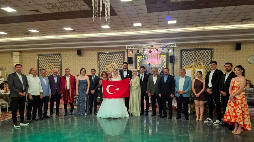 Sağlık-Sen Başkanı Nihat Erzi'nin Oğlu Kerem Erzi, Melis ile Dünya Evine Girdi