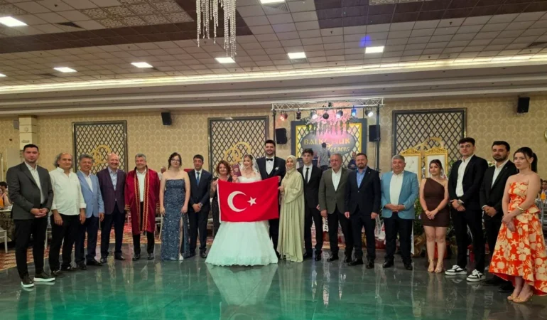 Sağlık-Sen Başkanı Nihat Erzi’nin Oğlu Kerem Erzi, Melis ile Dünya Evine Girdi