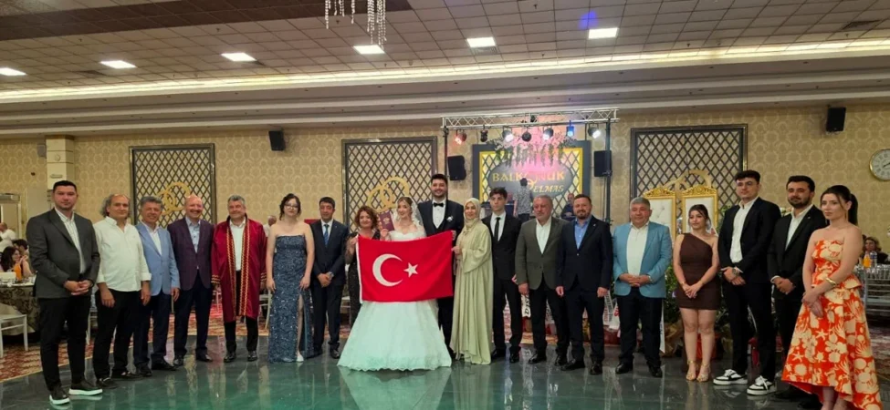 Sağlık-Sen Başkanı Nihat Erzi'nin Oğlu Kerem Erzi, Melis ile Dünya Evine Girdi