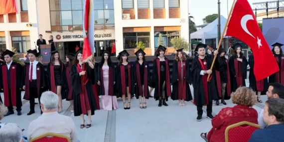 SYAL’da 35. Mezuniyet Töreni: 174 Öğrenci Diploma Aldı