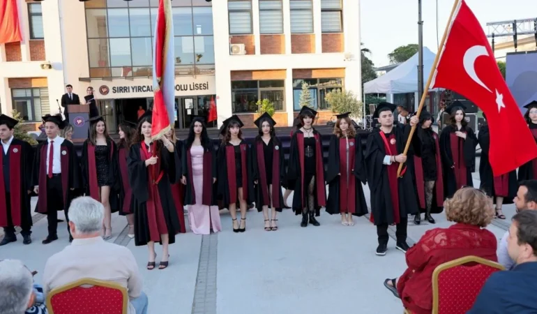 SYAL’da 35. Mezuniyet Töreni: 174 Öğrenci Diploma Aldı