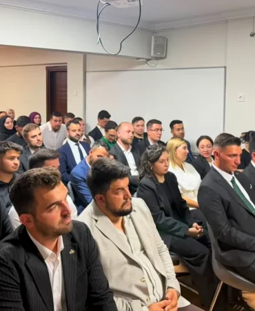 AK Parti Gençlik Kolları Balıkesir'de Teşkilat Buluşması Gerçekleştirdi