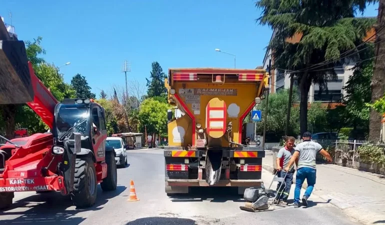Altıeylül Belediyesi Hizmetleri Tüm Hızıyla Sürüyor