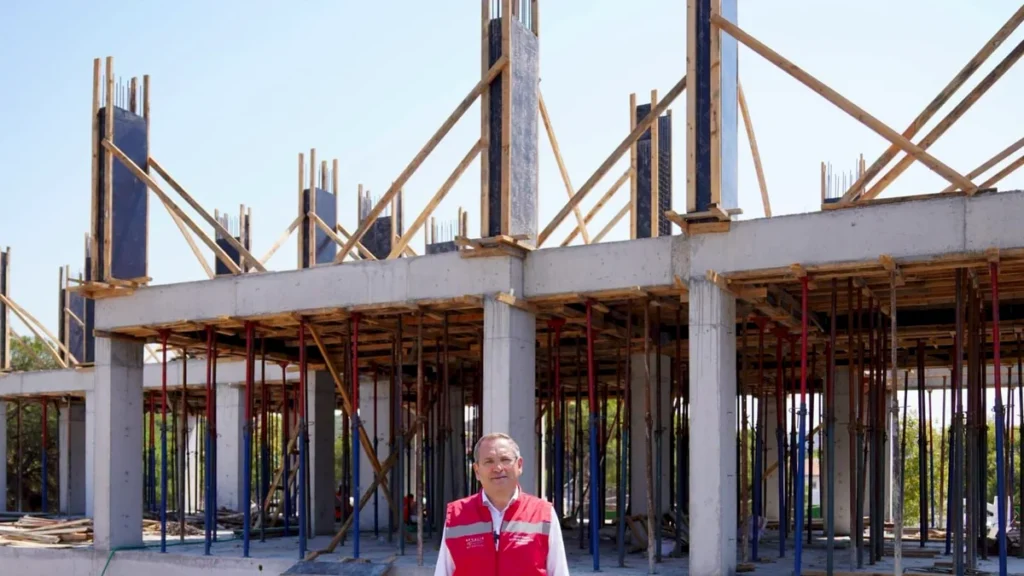 Ayvalık Yeni Mahalle Sosyal Yaşam Merkezi İnşaatı Hızla Yükseliyor
