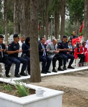 Balıkesir'de 15 Temmuz Etkinlikleri Başladı: Şehit Kabirleri Ziyaret Edildi