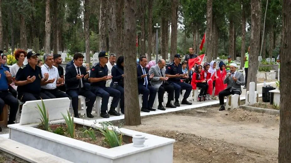 Balıkesir'de 15 Temmuz Etkinlikleri Başladı: Şehit Kabirleri Ziyaret Edildi