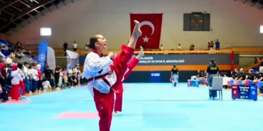 Balıkesir'de 15 Temmuz Taekwondo Turnuvası: 18 İlden 478 Sporcu Tatamide