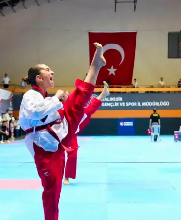 Balıkesir'de 15 Temmuz Taekwondo Turnuvası: 18 İlden 478 Sporcu Tatamide