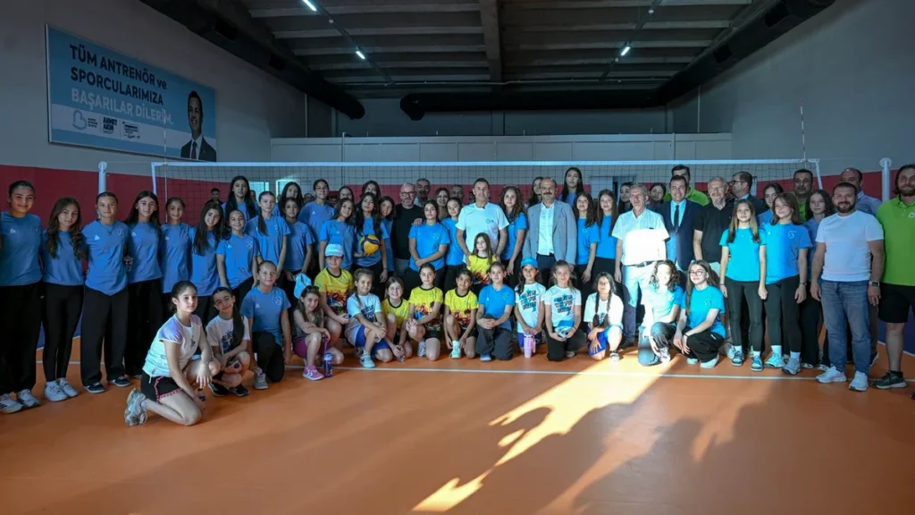 Balıkesir'de Atıl Depolar Modern Spor Kompleksine Dönüştürüldü