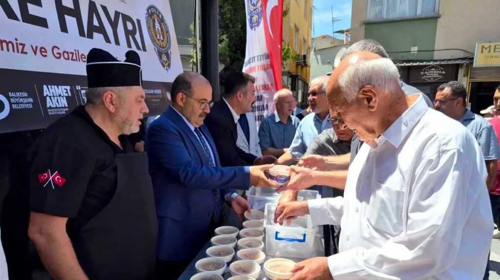 Balıkesir'de EMŞAV'dan Şehitler Anısına Anlamlı Aşure Hayrı
