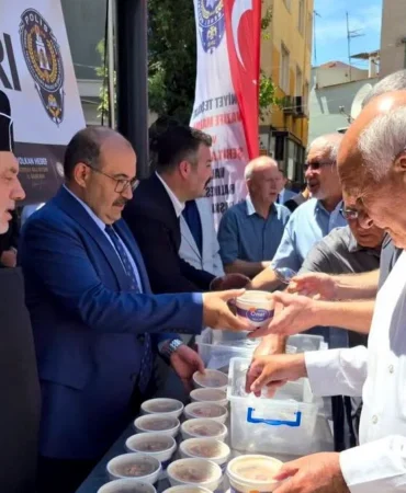 Balıkesir'de EMŞAV'dan Şehitler Anısına Anlamlı Aşure Hayrı