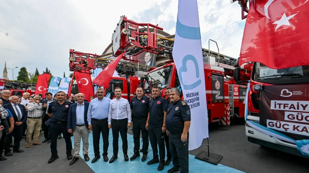 Balıkesir İtfaiyesi 53 Yeni Araçla Güçlendi: Hedef Bölgenin En Donanımlı Teşkilatı