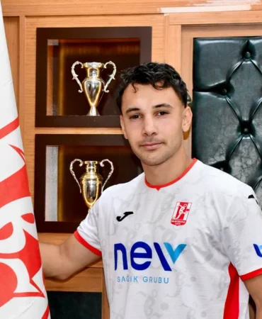 Balıkesirspor'da Transfer Mesaisi: 3 Yıldızla Sözleşme Yenilendi