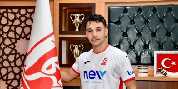 Balıkesirspor'da Transfer Mesaisi: 3 Yıldızla Sözleşme Yenilendi
