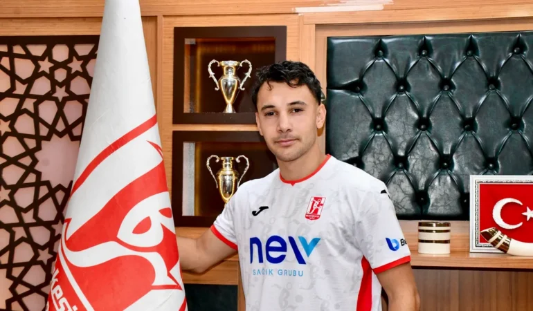 Balıkesirspor’da Transfer Mesaisi: 3 Yıldızla Sözleşme Yenilendi