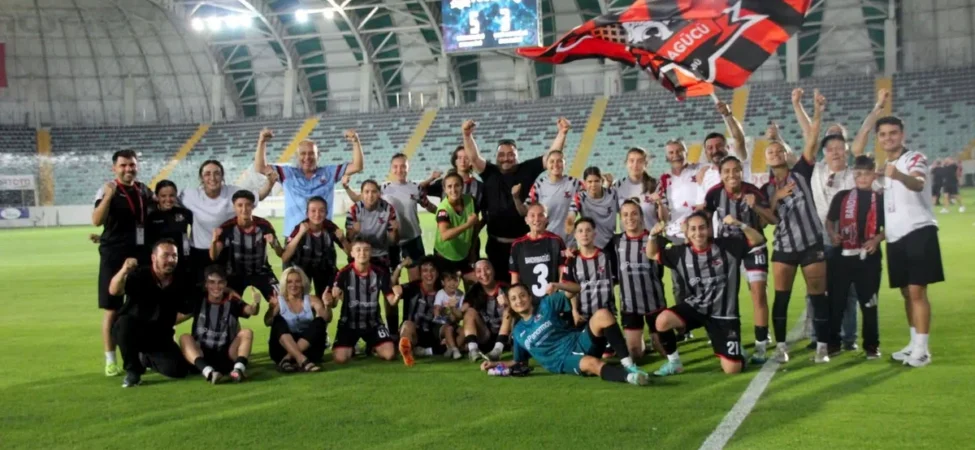 Bandırmagücü Kadın Futbol Takımı Yarı Finalde: Turgutalp Spor Karşısında