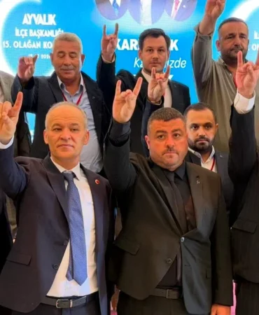 MHP Ayvalık İlçe Kongresi'nde Hasan Ustalı Başkan Seçildi