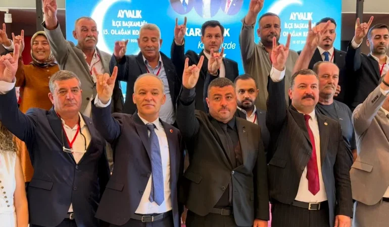 MHP Ayvalık İlçe Kongresi’nde Hasan Ustalı Başkan Seçildi