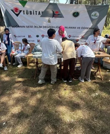 TÜBİTAK 4004 Doğa Eğitimi Projesi Kırkağaç Çam Korusu'nda