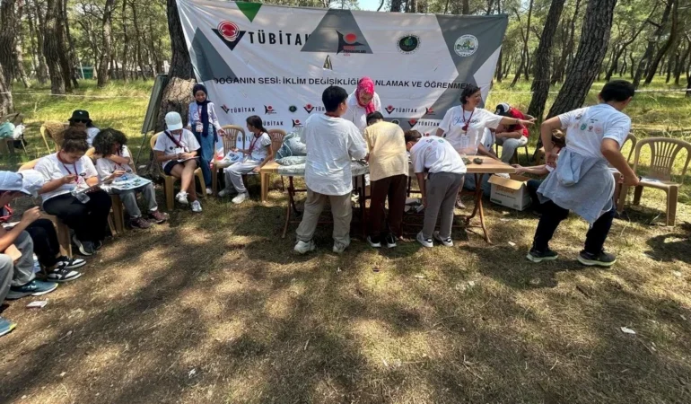 TÜBİTAK 4004 Doğa Eğitimi Projesi Kırkağaç Çam Korusu’nda
