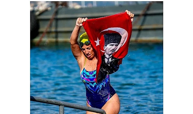 30-agustosta-30-saatlik-yuzme-performansi-ItXa4MSz.jpg