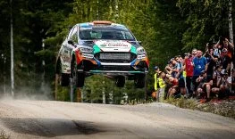 castrol-ford-team-turkiye-finlandiya-rallisinde-podyumda-sampiyonluk-mucadelesi-orta-avrupa-rallisine-tasindi-Ckujsrmt.jpg