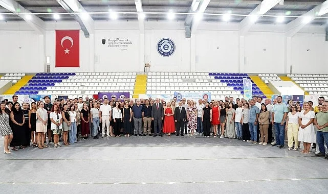 ege-universitesi-17-tercih-gunleri-basariyla-tamamlandi-y7tMYy1Y.jpg