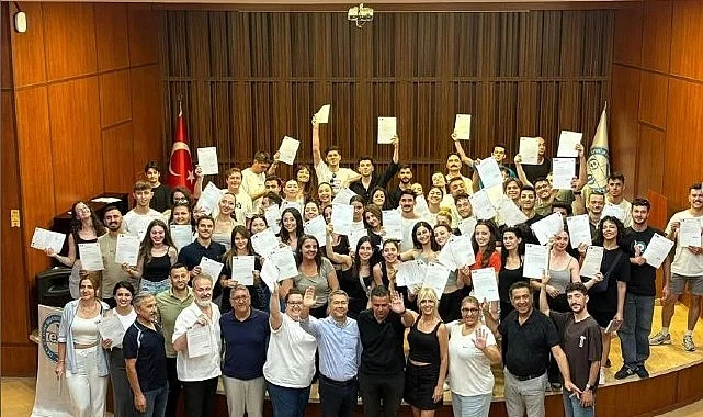 ege-universitesi-devlet-turk-musikisi-konservatuarindan-uca-daglar-turnesi-CriuWtgC.jpg