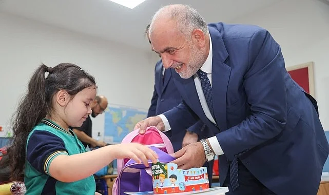canik-belediyesi-okula-baslayan-tum-ogrencilerin-canta-ve-kirtasiye-setlerini-teslim-etti-ByeiVeQy.jpg