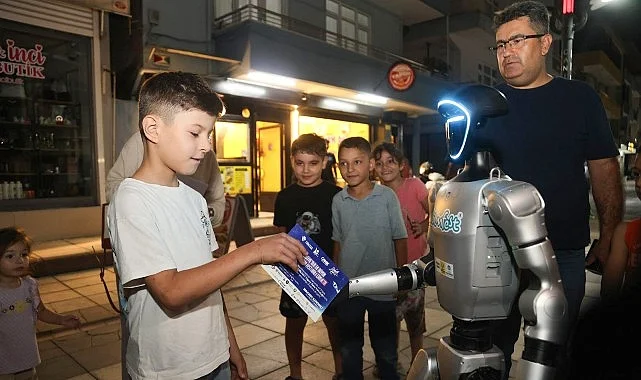 insansi-robot-canik-sokaklarinda-eDqGb1pf.jpg