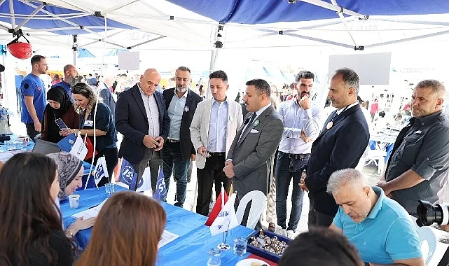 kucukcekmece-belediyesi-istihdam-fuarinin-ikincisini-duzenledi-ii8hUq4c.jpg