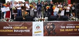 menemen-belediyesi-uluslarasi-comlek-festivaline-muhtesem-final-7b63L6nl.jpg