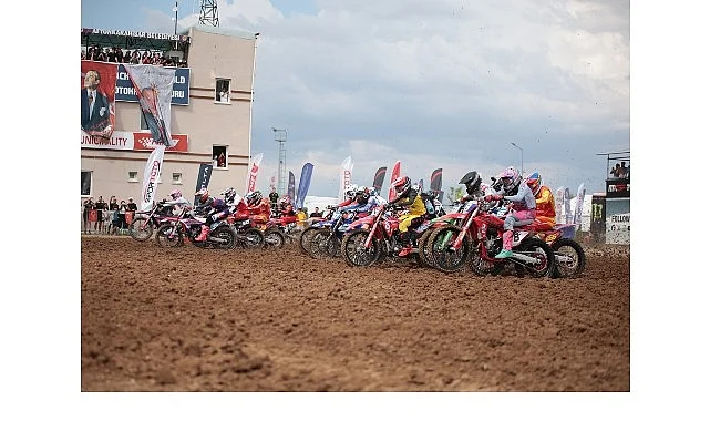 mxgp-turkiyede-ilk-gun-yarislari-tamamlandi-OxPe5yJF.jpg
