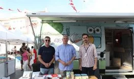 nilufer-belediyesi-gezici-kutuphane-7-mudanya-kitap-fuarinda-6CWnHWrL.jpg