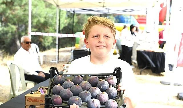 osmangazi-belediyesinden-dunyaca-unlu-siyah-incire-festival-NLSvRfF5.jpg