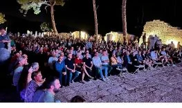 phaselis-festivalinde-samida-sahne-aldi-QUaGyOL2.jpg